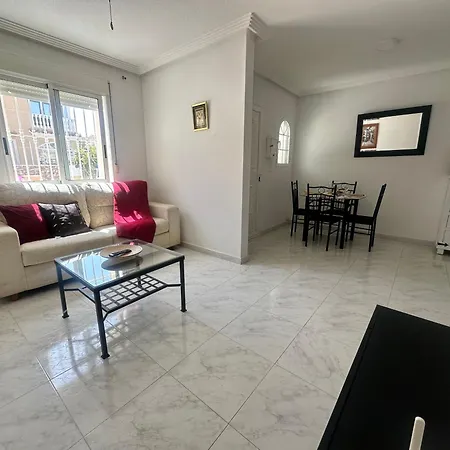 Homely Royal Apartamento